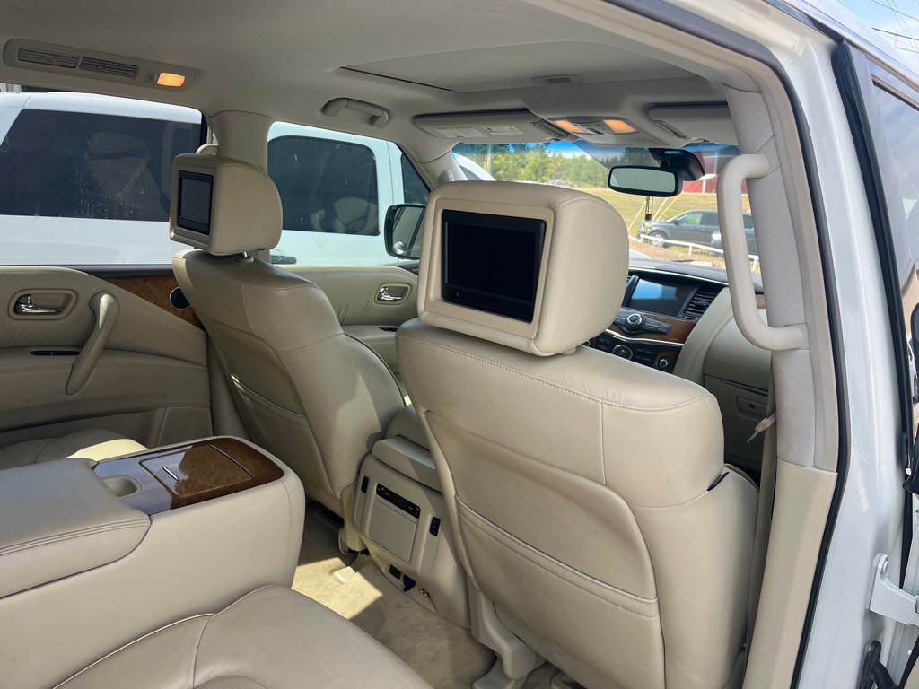 2013 INFINITI QX56 Image 7