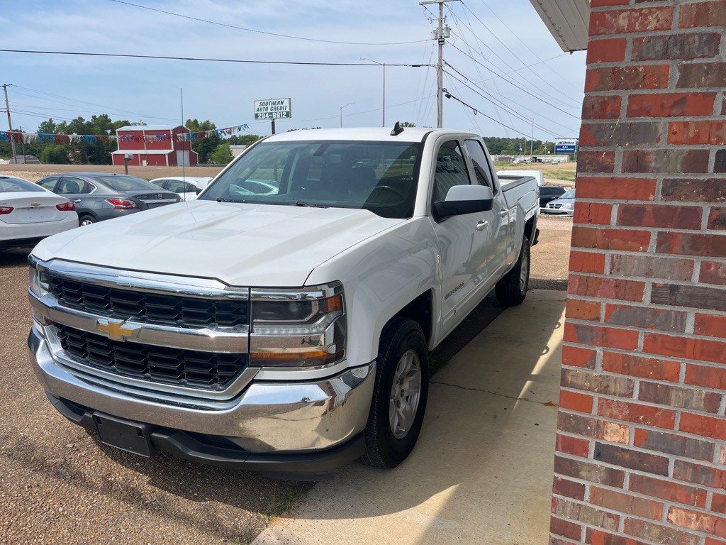 2018 Chevrolet Silverado 1500 Image 1