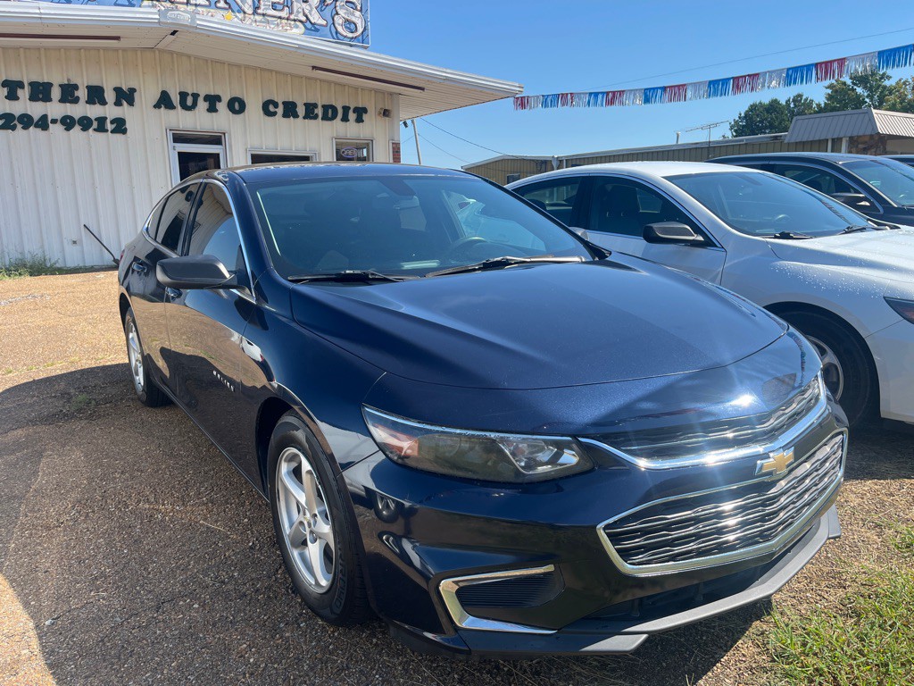 2018 Chevrolet Malibu Image 2