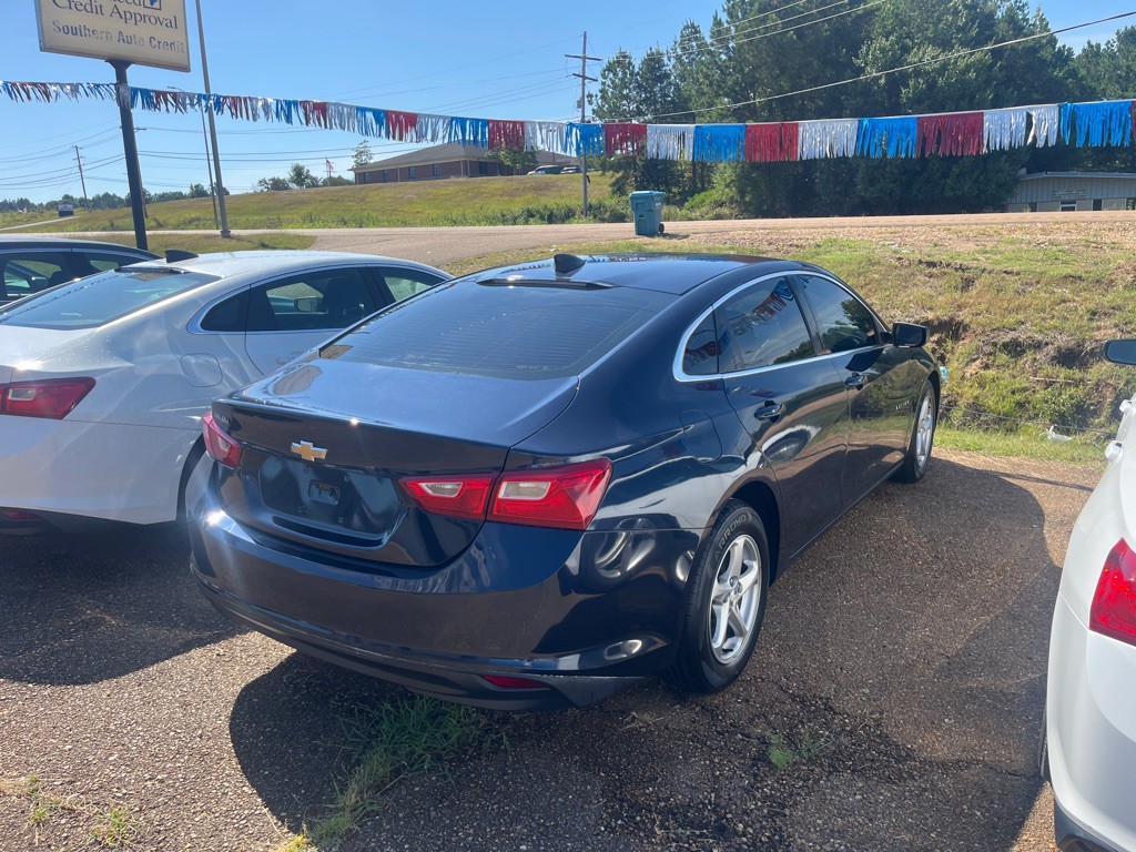 2018 Chevrolet Malibu Image 3