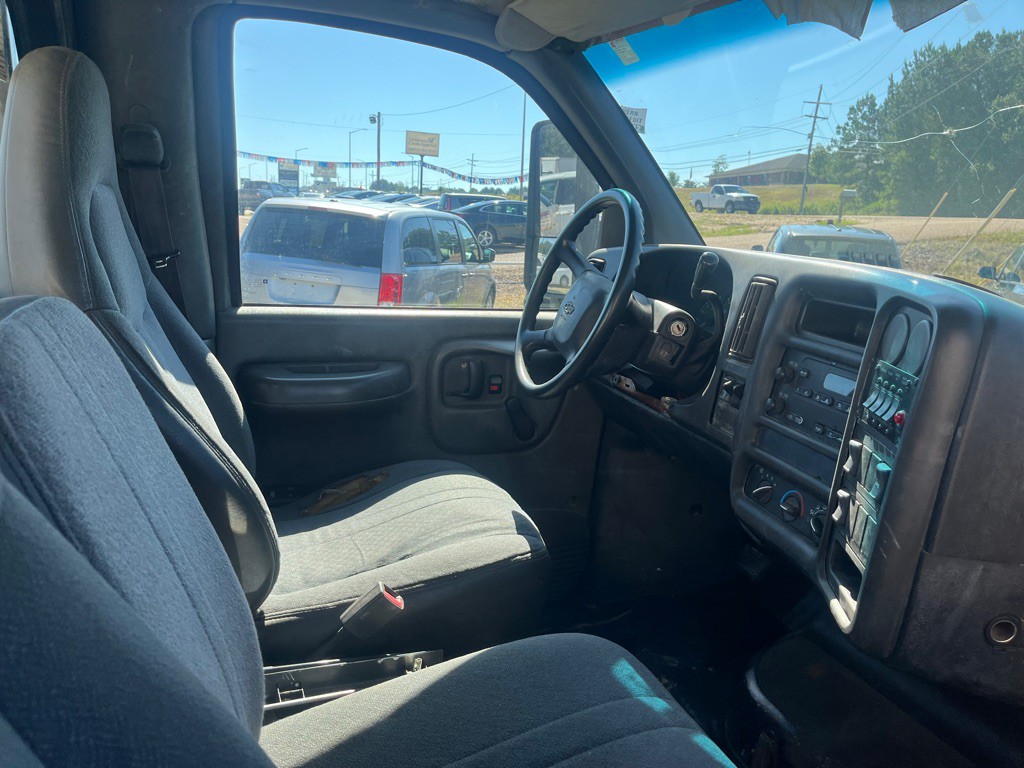 2003 Chevrolet C/K 4500 Image 4
