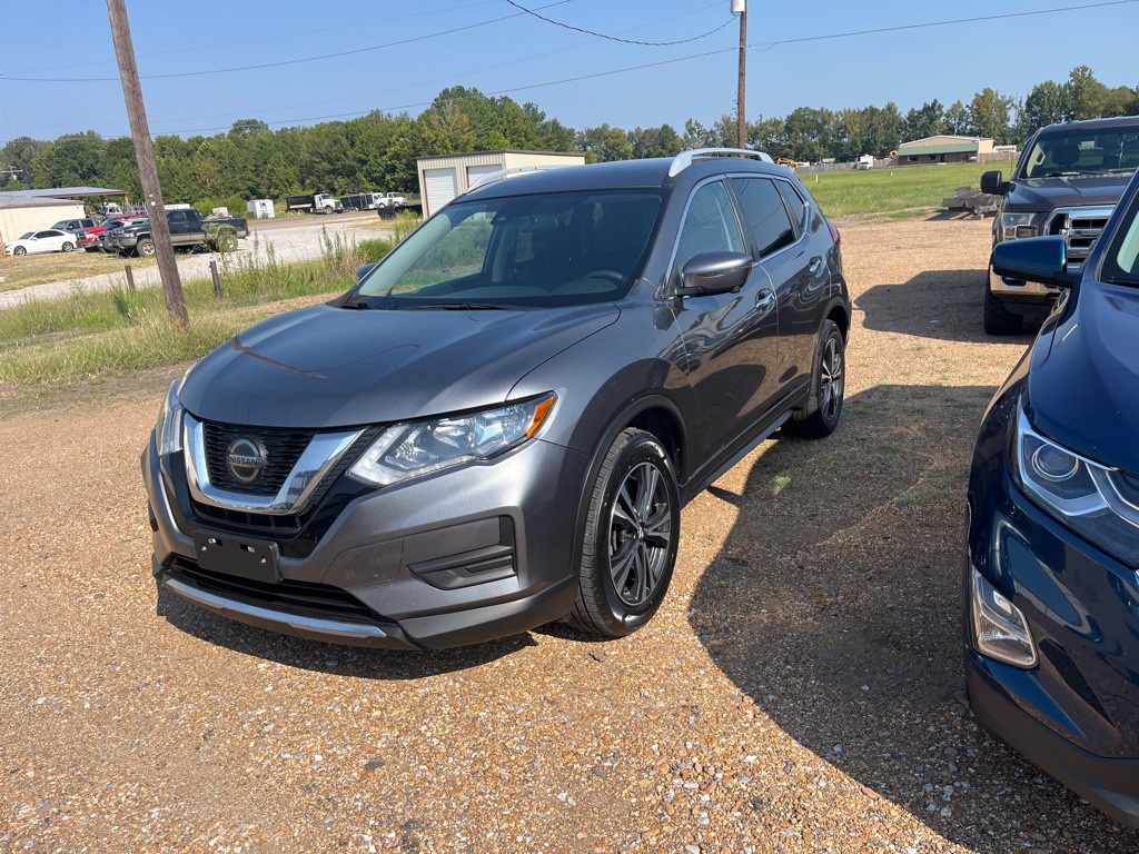 2020 Nissan Rogue Image 1