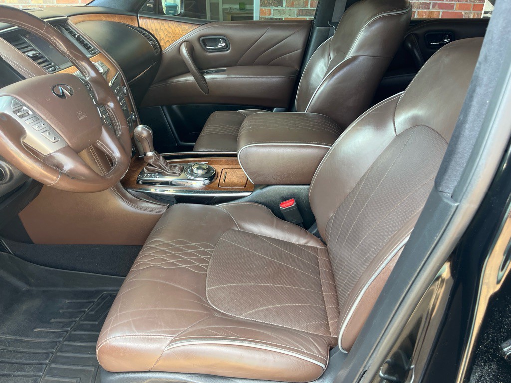 2017 INFINITI QX80 Image 5