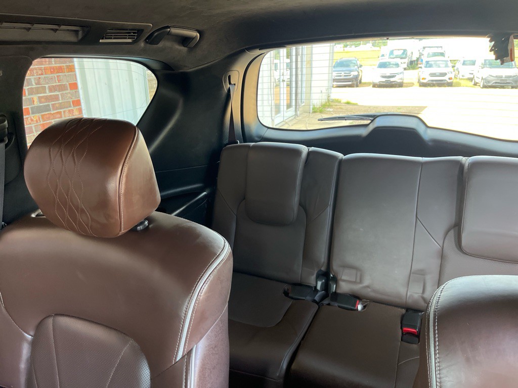 2017 INFINITI QX80 Image 9