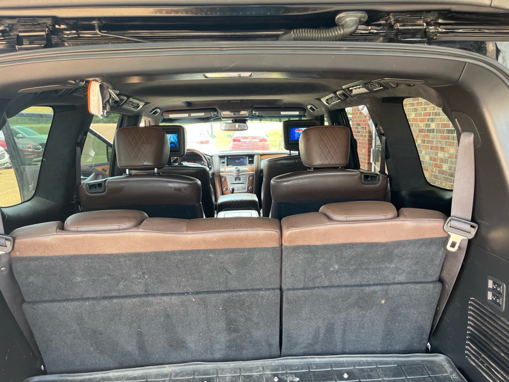 2017 INFINITI QX80 Image 10