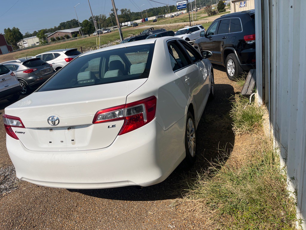 2014 Toyota Camry Image 4