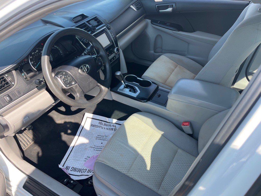 2014 Toyota Camry Image 6
