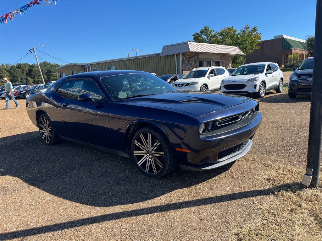 2016 Dodge Challenger Image 2