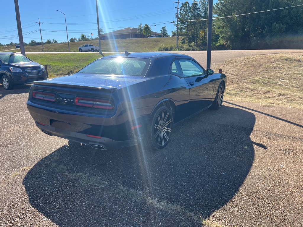 2016 Dodge Challenger Image 3