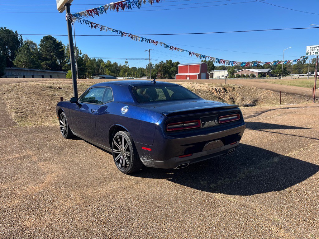 2016 Dodge Challenger Image 4