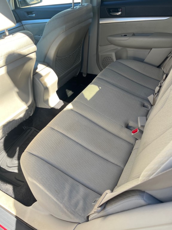 2011 Subaru Outback Image 5