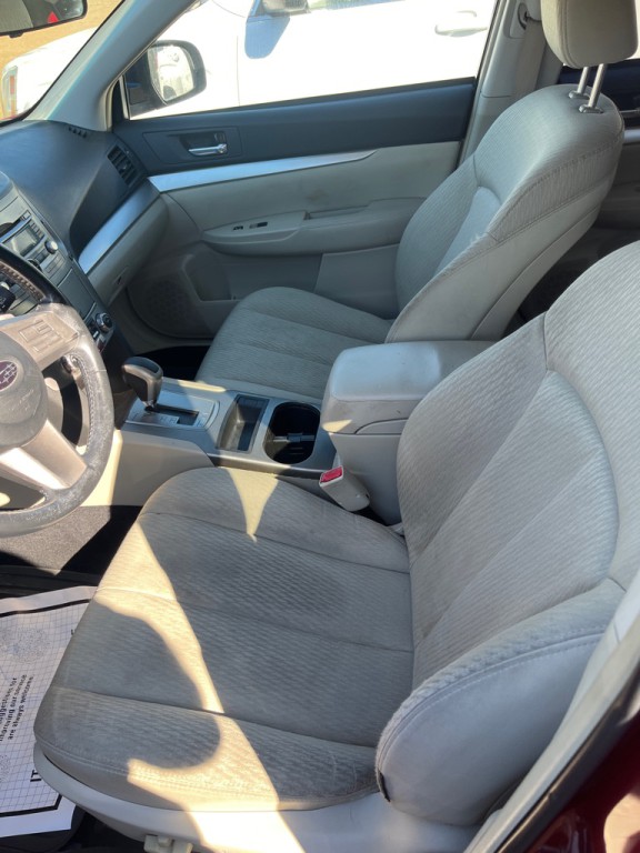 2011 Subaru Outback Image 6