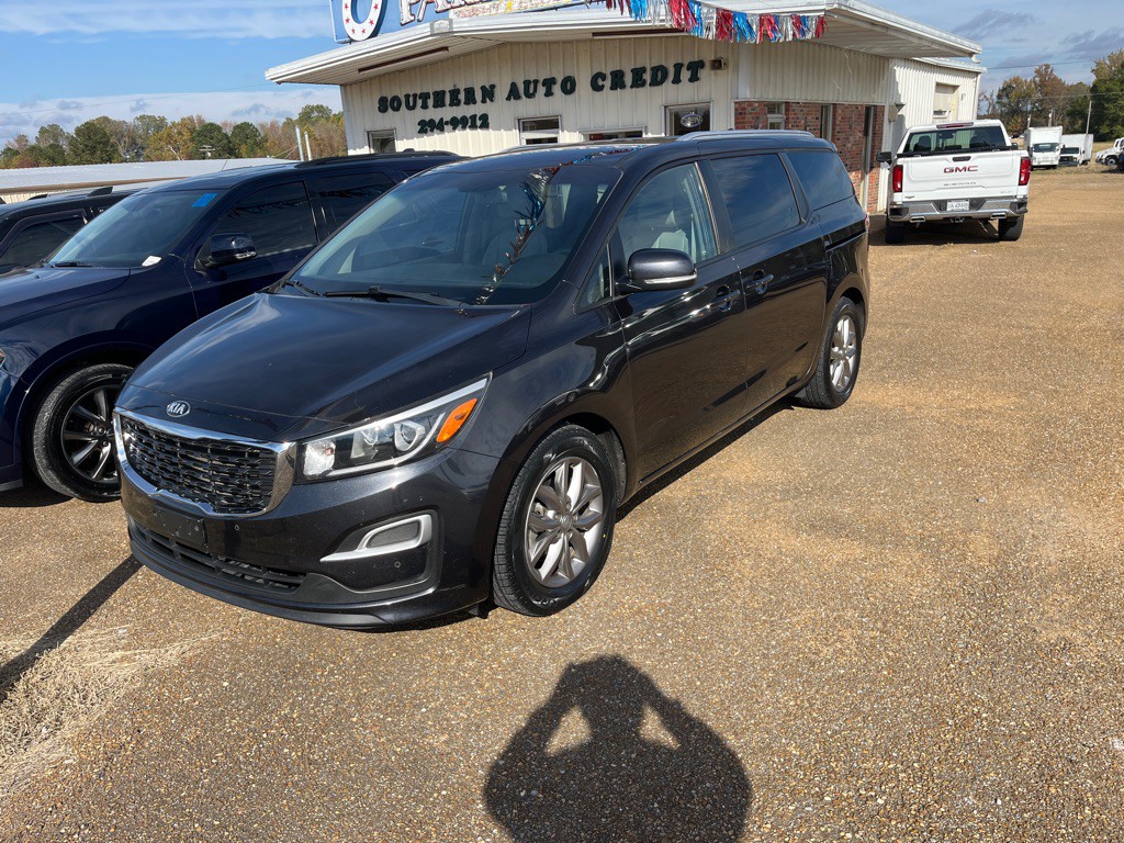2020 Kia Sedona Image 1