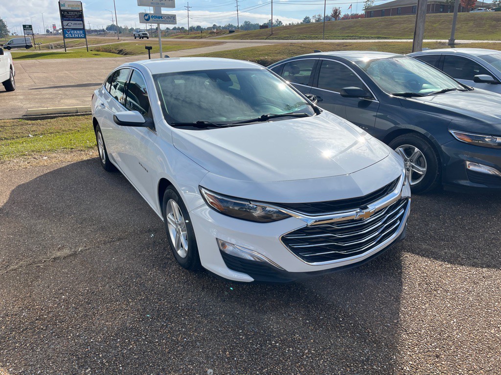 2021 Chevrolet Malibu Image 2