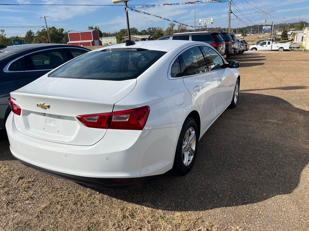 2021 Chevrolet Malibu Image 3