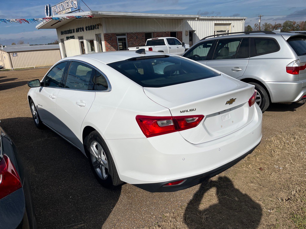2021 Chevrolet Malibu Image 4