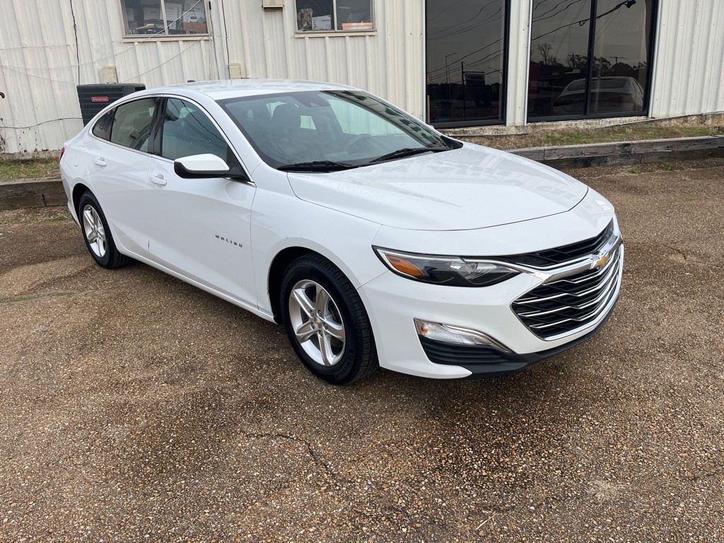 2021 Chevrolet Malibu Image 2