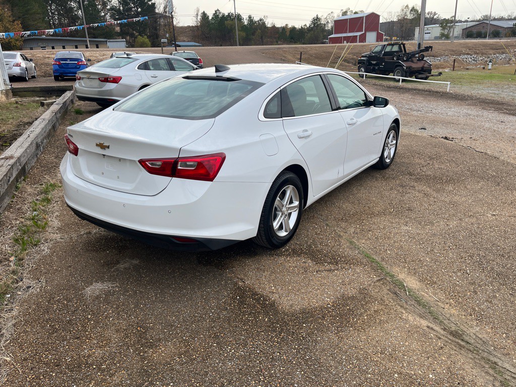 2021 Chevrolet Malibu Image 3