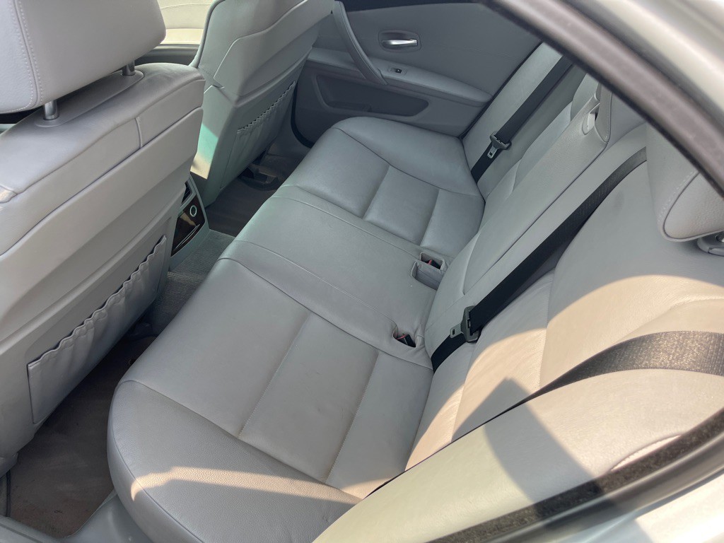 2010 BMW 5 Series Image 5