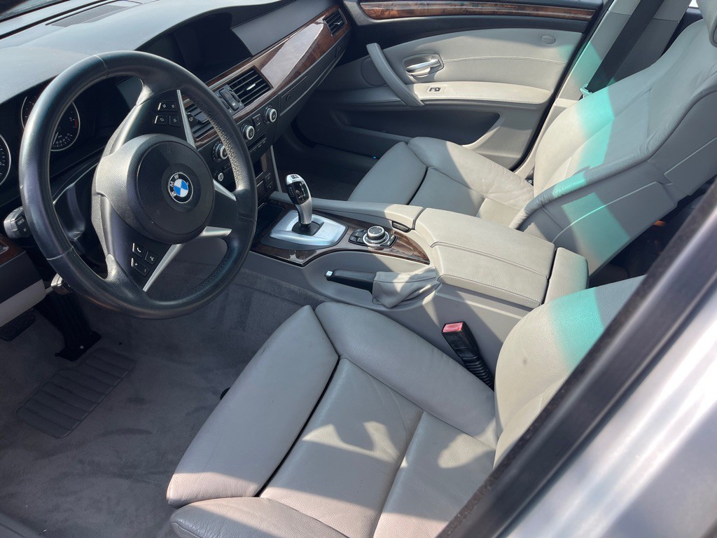 2010 BMW 5 Series Image 6