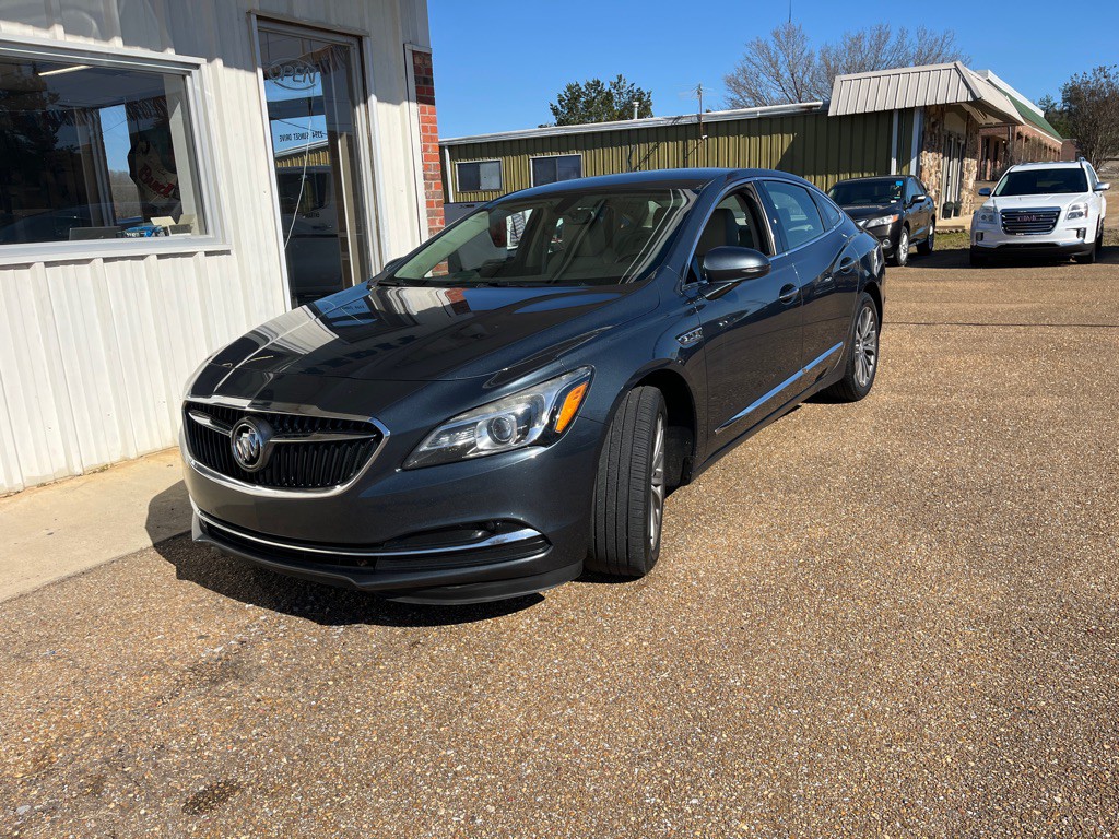 2019 Buick Lacrosse Image 1