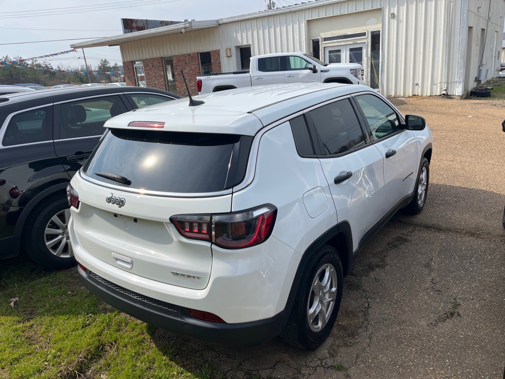 2022 Jeep Compass Image 3