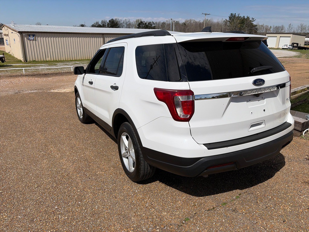 2018 Ford Explorer Image 4