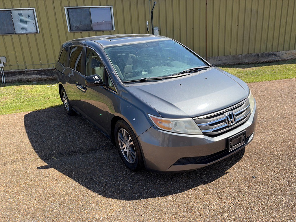 2013 Honda Odyssey Image 2