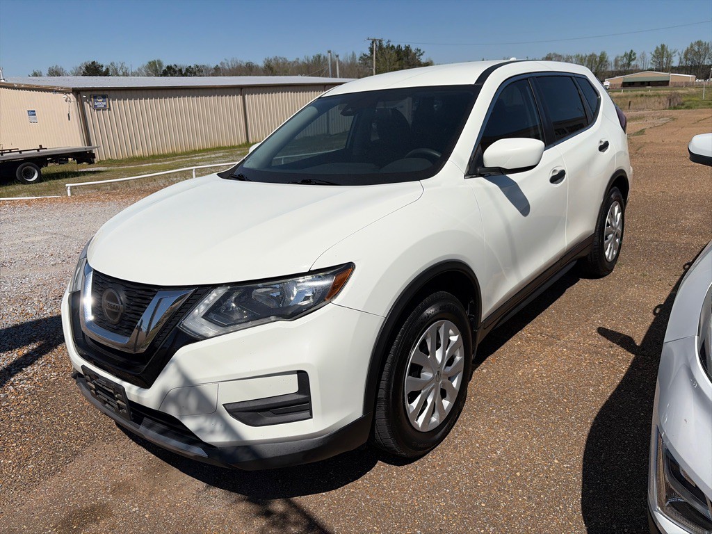 2020 Nissan Rogue Image 1