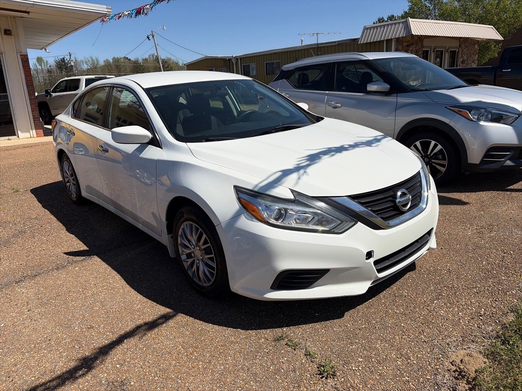 2018 Nissan Altima Image 2