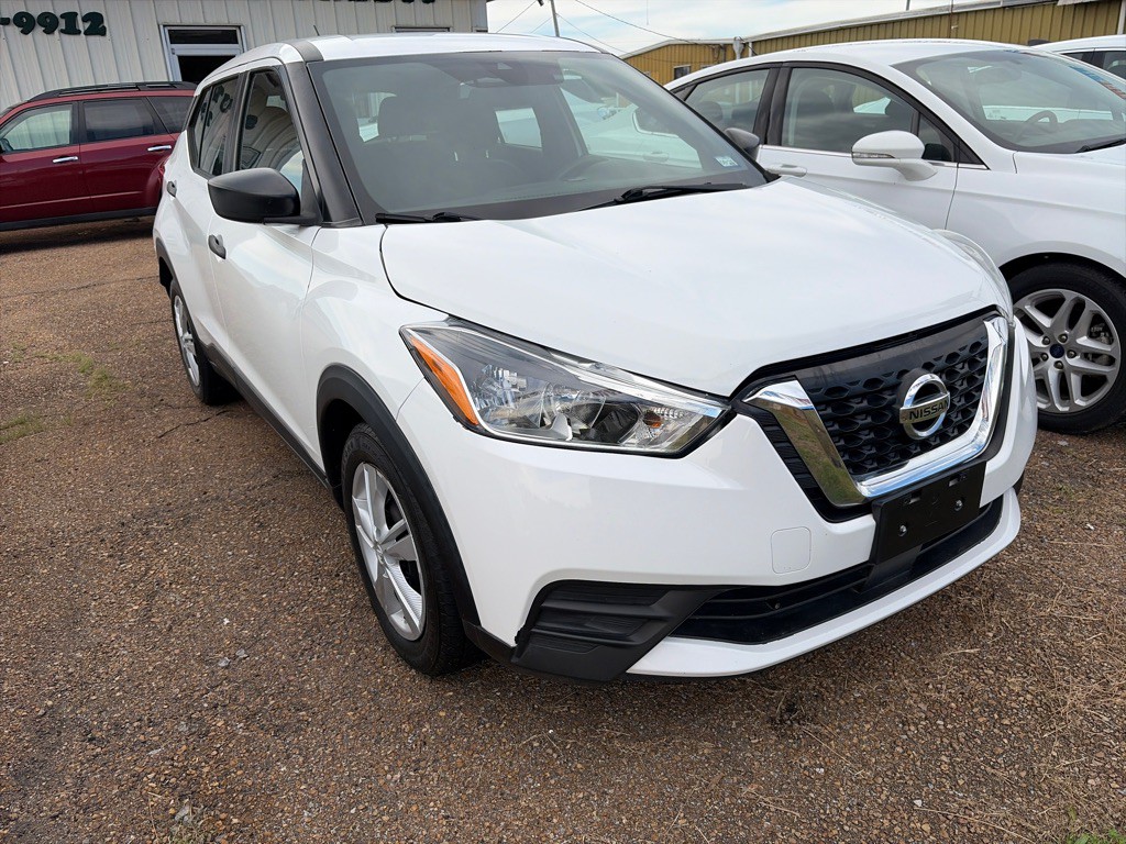 2020 Nissan Kicks Image 2