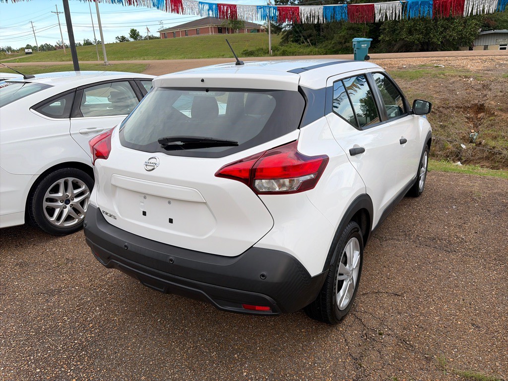 2020 Nissan Kicks Image 3