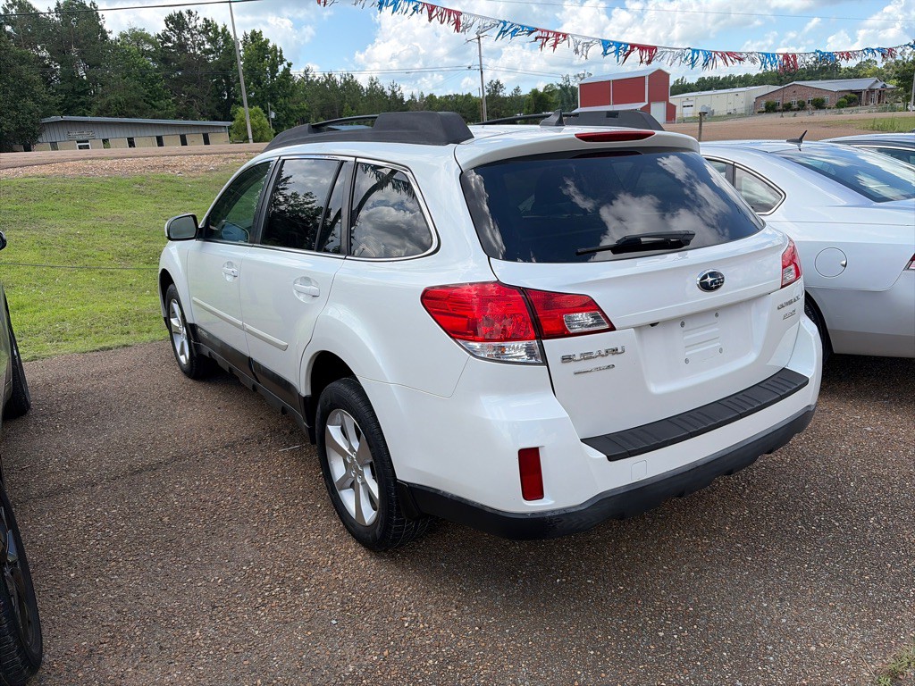 2014 Subaru Outback Image 4