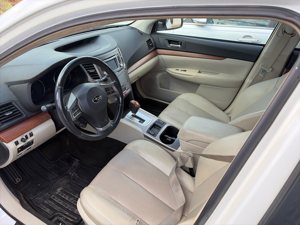 2014 Subaru Outback Image 5