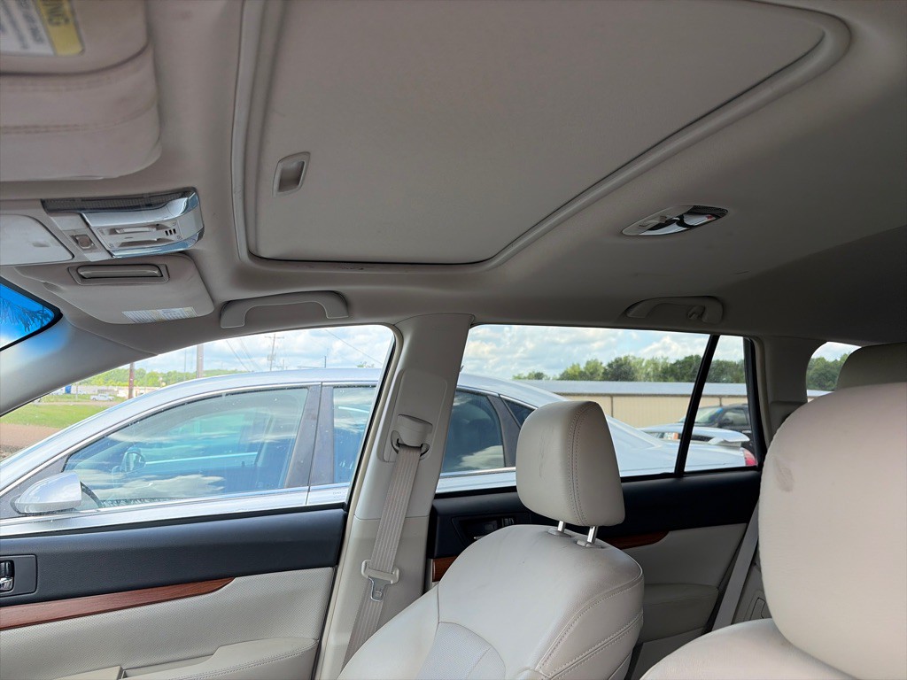 2014 Subaru Outback Image 6