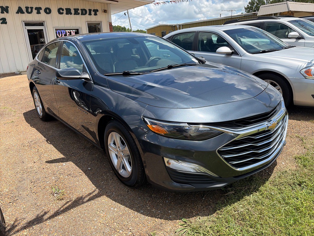 2019 Chevrolet Malibu Image 2