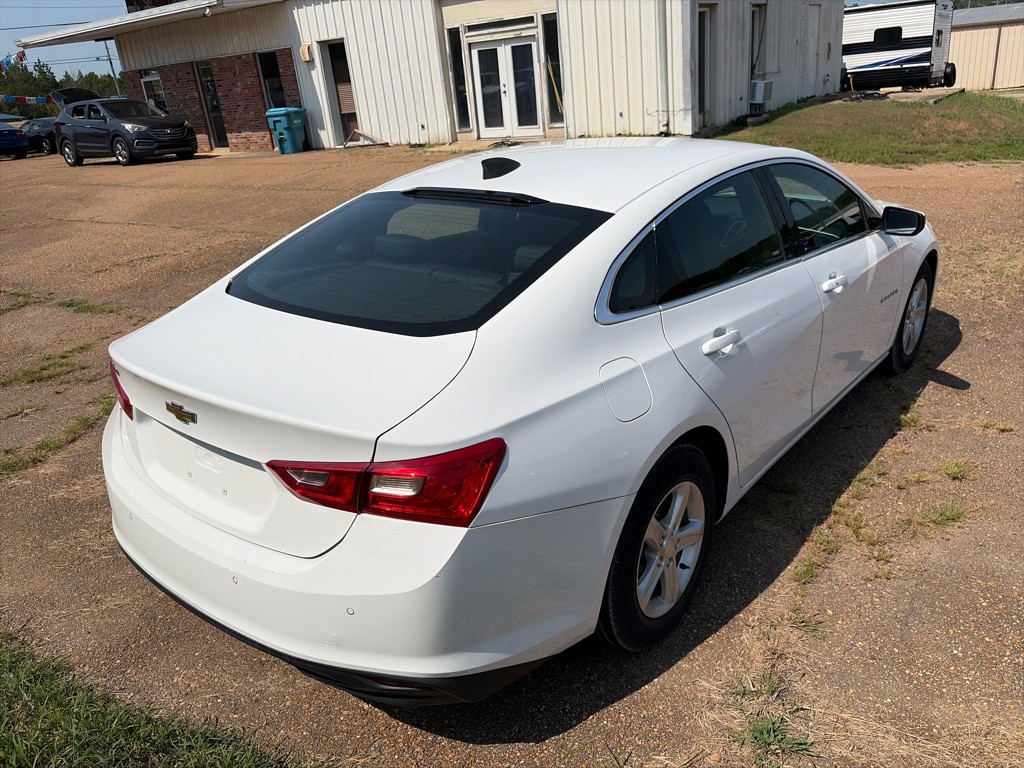 2020 Chevrolet Malibu Image 3