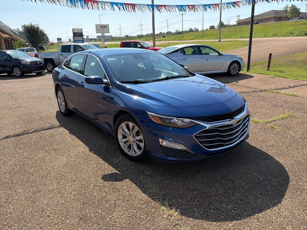 2023 Chevrolet Malibu Image 2