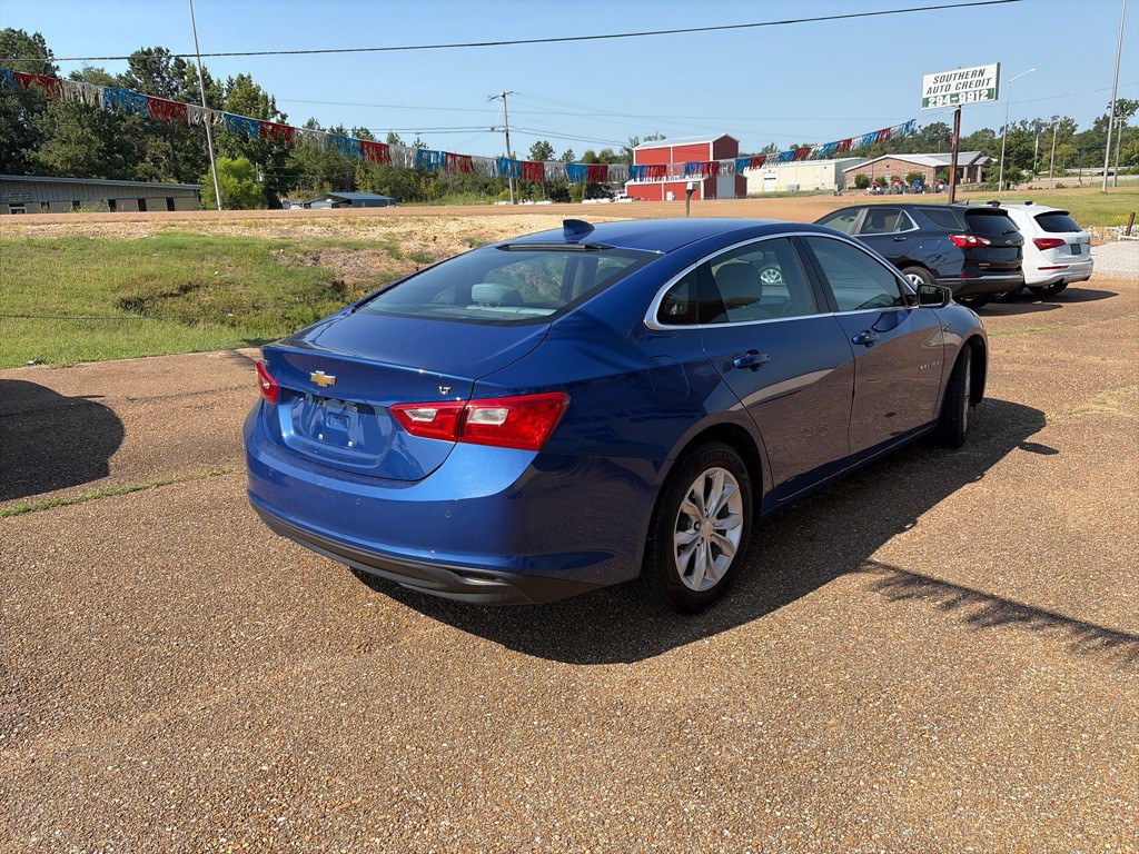 2023 Chevrolet Malibu Image 3
