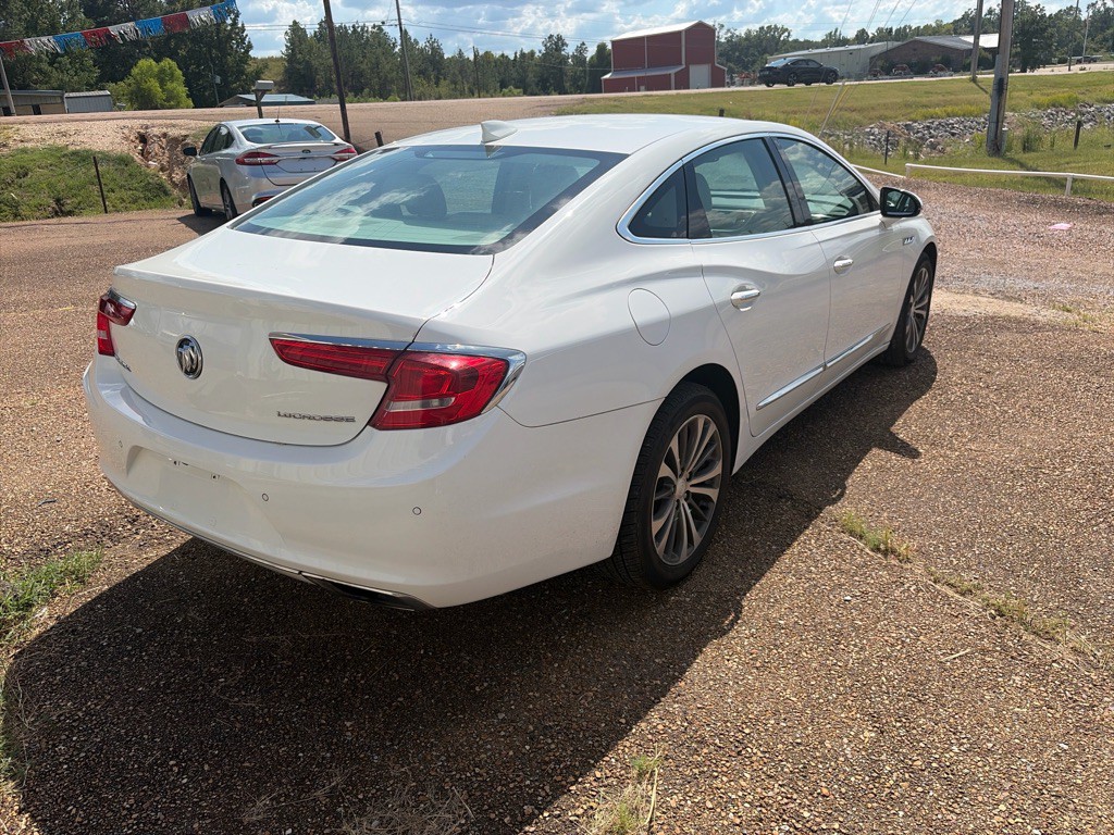 2017 Buick Lacrosse Image 4