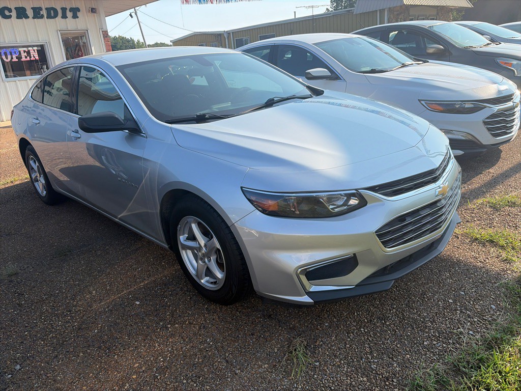 2018 Chevrolet Malibu Image 2
