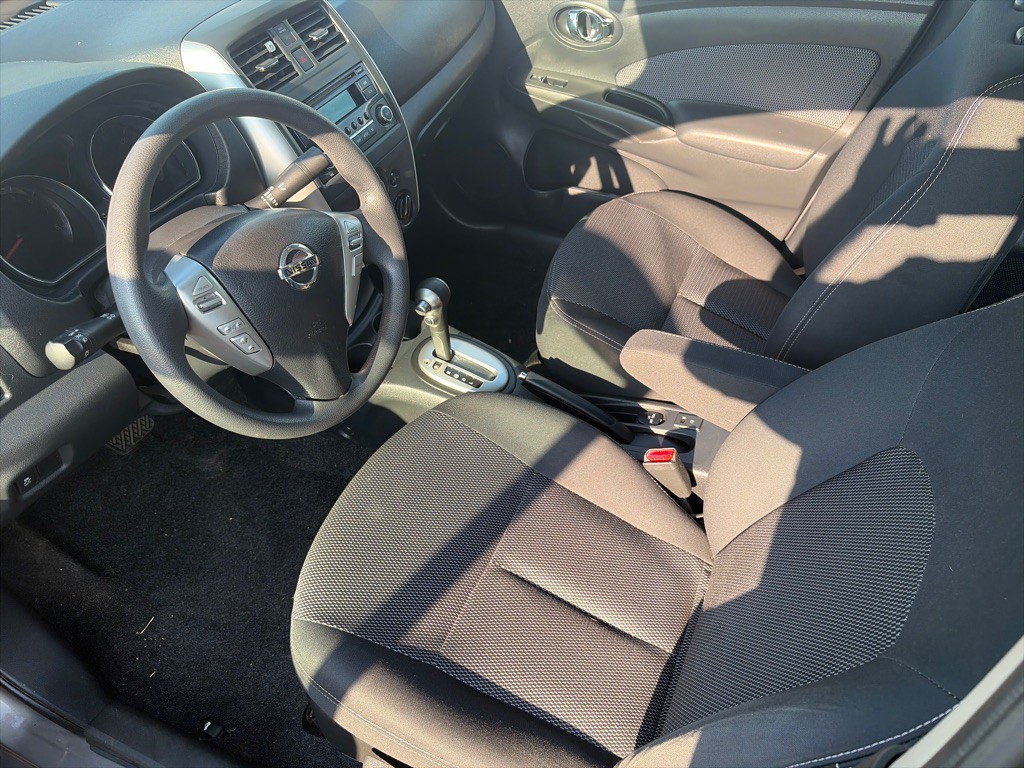 2015 Nissan Versa Image 6