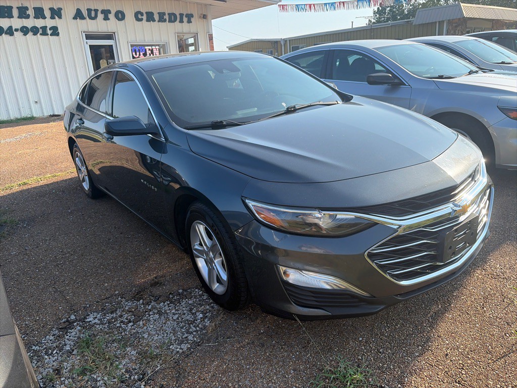 2021 Chevrolet Malibu Image 2