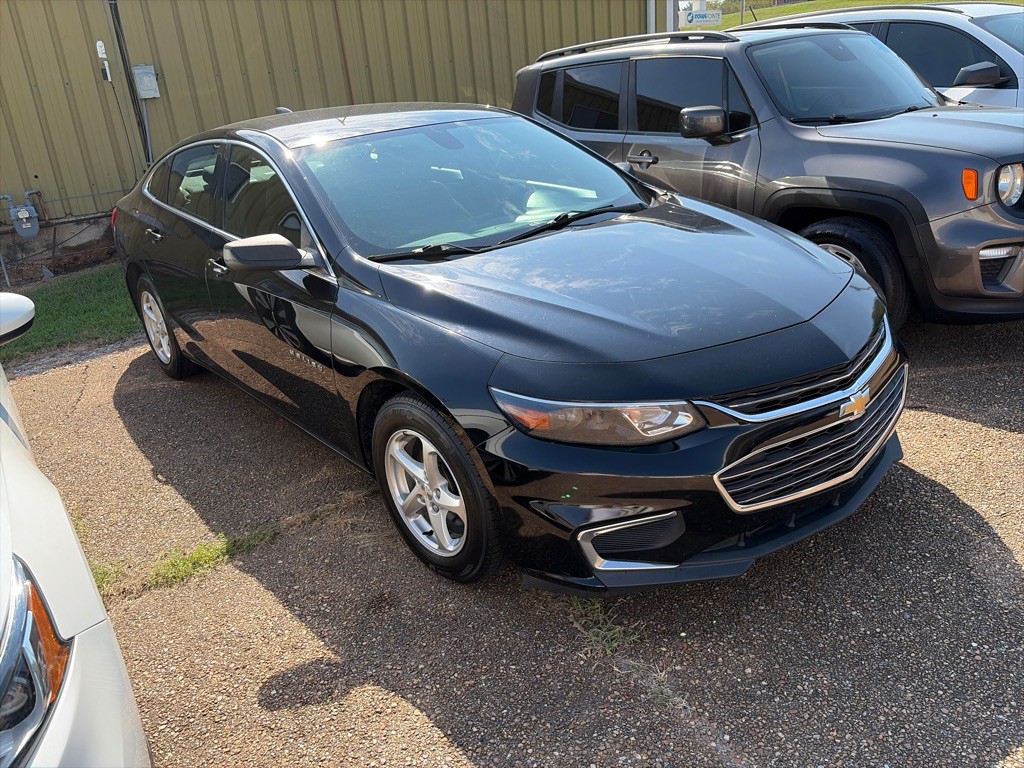 2018 Chevrolet Malibu Image 2