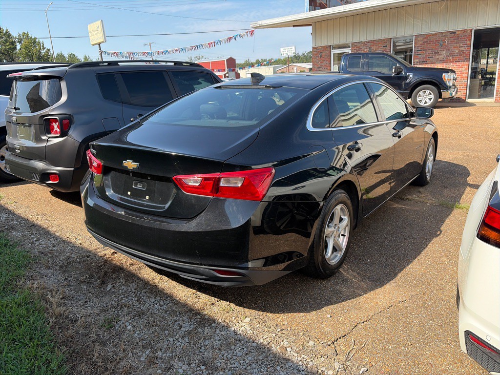 2018 Chevrolet Malibu Image 3