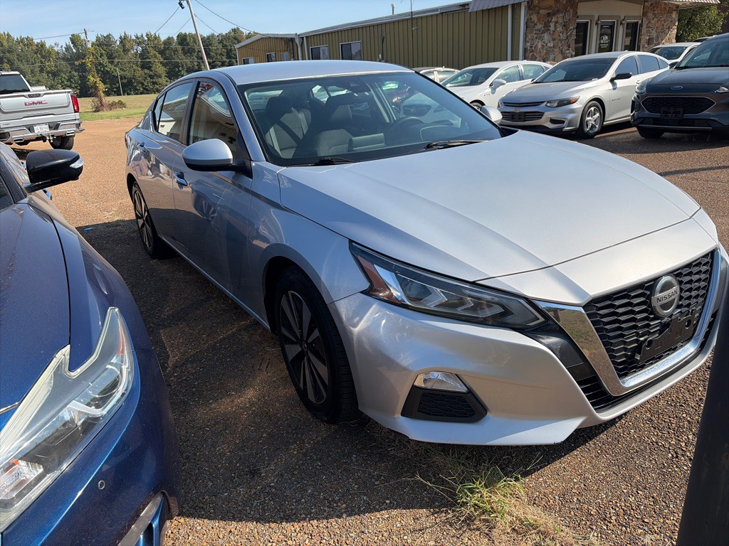 2022 Nissan Altima Image 2