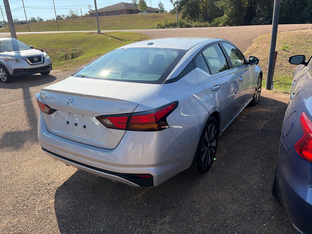 2022 Nissan Altima Image 3