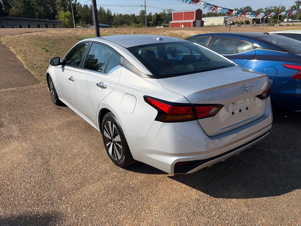 2022 Nissan Altima Image 4