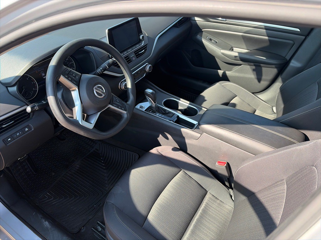 2022 Nissan Altima Image 6