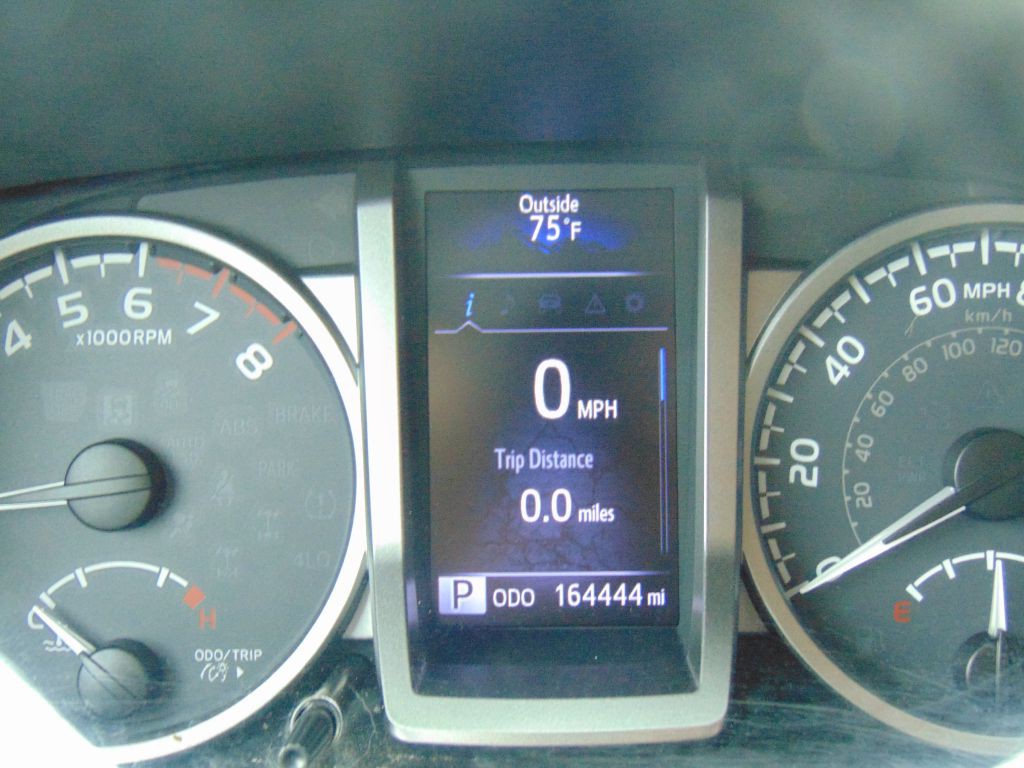 2017 Toyota Tacoma Image 12